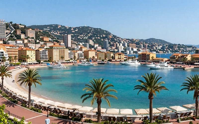 French Riviera Côte d'Azur coastline with turquoise water - popular destination for French dating